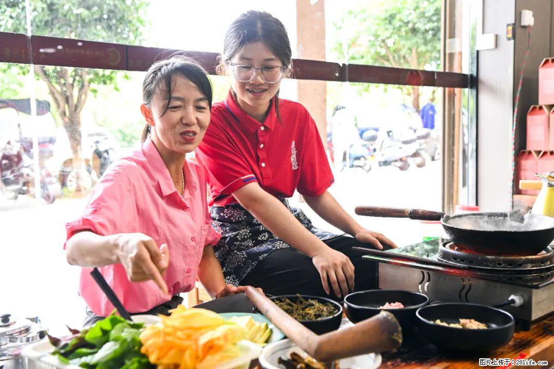 全网追的“扁担女孩”，找了一份暑假工，时薪12元 - 衡水生活资讯 - 衡水28生活网 hs.28life.net